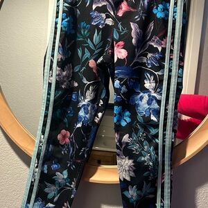 Girls Old Navy Active Floral Leggings - Blue and Pink